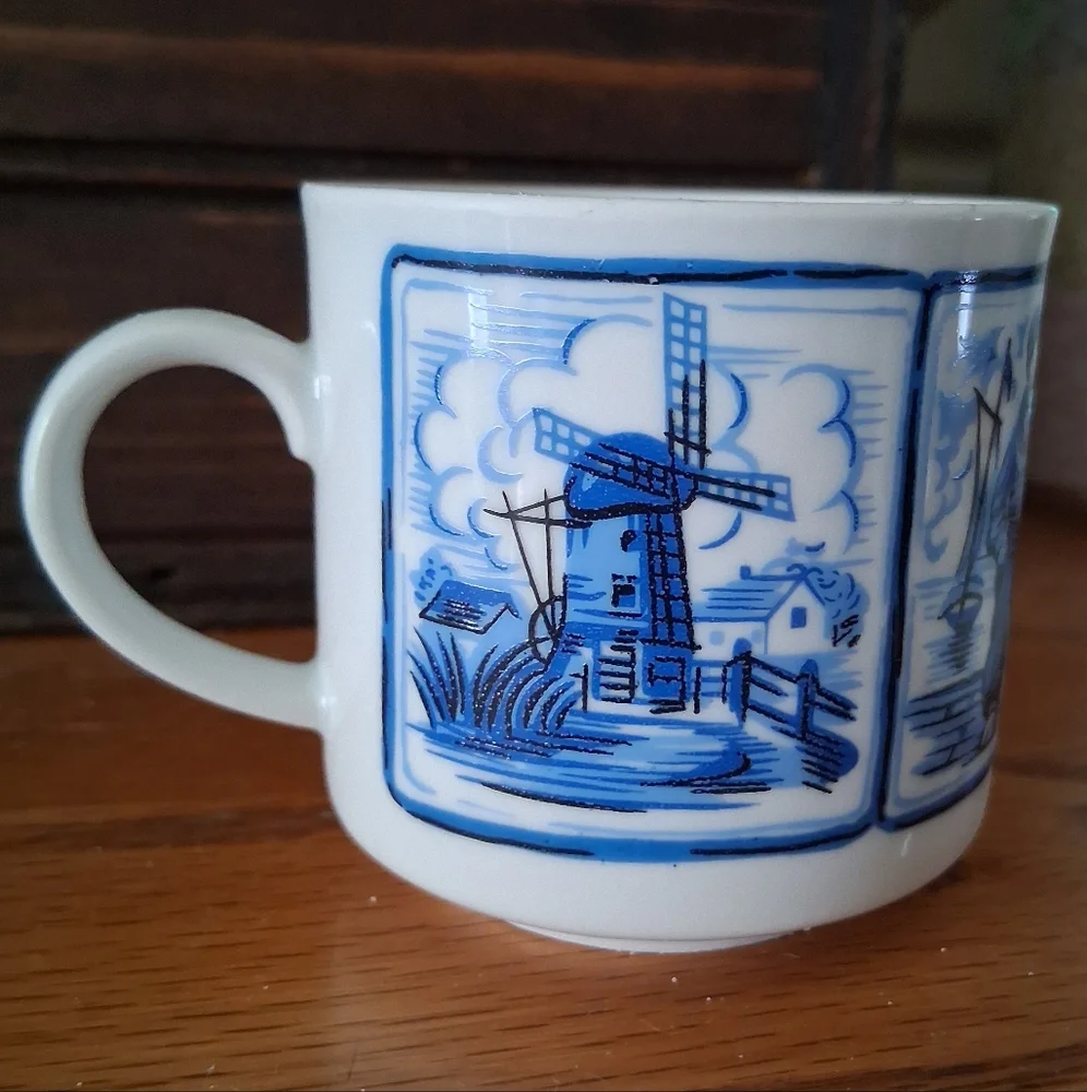 Vintage Delft Blue Style Miniature Tea/Espresso Cup & Saucer - Dutch Woman